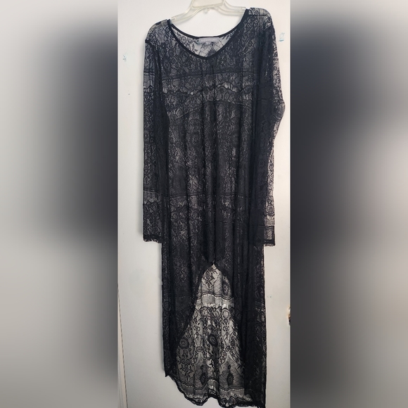 Kate and Mallory total lace high/low tunic - Picture 1 of 6